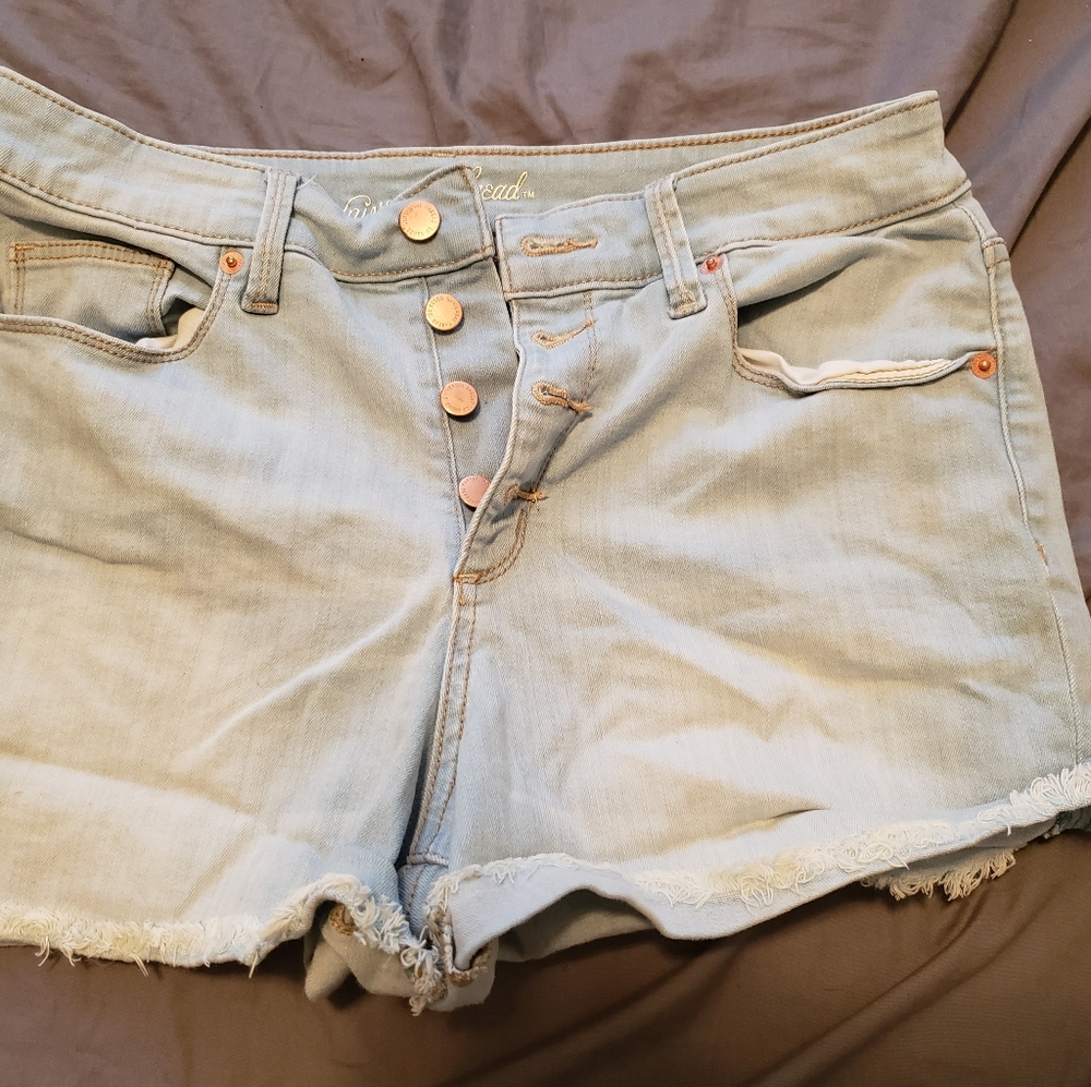 Universal Thread Shorts